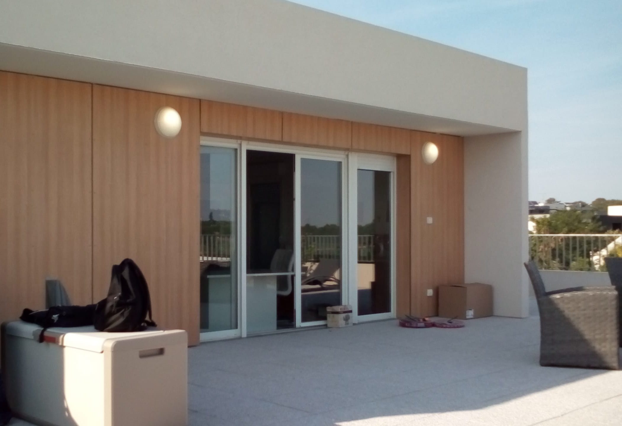 Chantier ajout luminaires sur façade / travaux terminés {{brizy_dc_image_alt imageSrc=