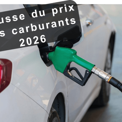 Photo d'une voiture en train de faire le plein avec le texte hausse des prix des carburants 2026